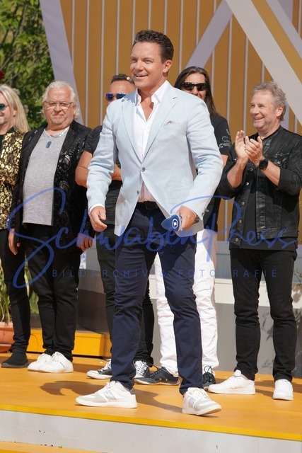 100722Ho479 | Stefan Mross - Immer wieder sonntags - Staffel 5
Volles Haus bei der ARD Live Unterhaltungsshow Immer wieder sonntags ( IWS ).

Deutschland, Rust, Europapark, 10.07.2022