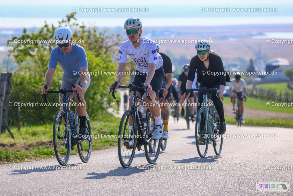 TRA_0169 | Neusiedlersee Radmarathon 2026@sportshot_your_pictrs #yourpictures#roadtowm2029 #nrm #neusiedlerseeradmarathon #neusiedlersee #neusiedlerseetourismus #burgenland #mörbisch #nrm26 #burgenlandtourismus #voglundco #poweredbyburgenlandtourismus #radsport #rad #marathon #ucigranfondo #visitburgenland #ucigranfondoworldseries