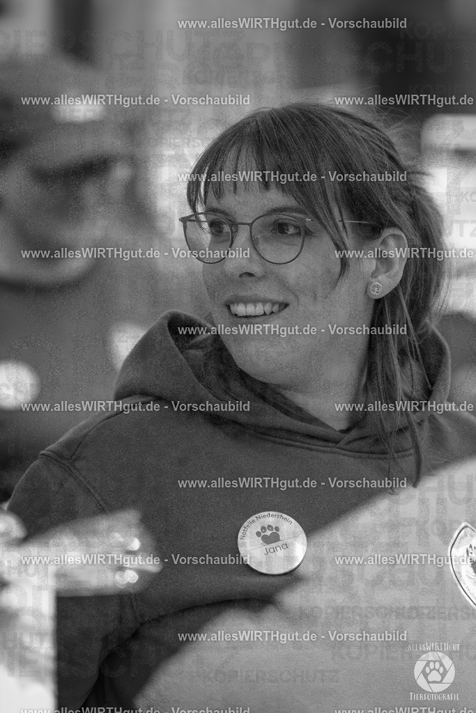 Pfötchenmarkt Nettetal-Lobberich 2026 - Nettetal-Tag - Daniel Wirth - www.allesWIRTHgut.de - @allesWIRTHgut_Tierfotografie 7R508314 | Professionelle Tierfotografie in Mönchengladbach von Daniel Wirth (allesWIRTHgut). Liebevolle & natürliche Bilder von Hunden & Katzen für unvergessliche Erinnerungen.