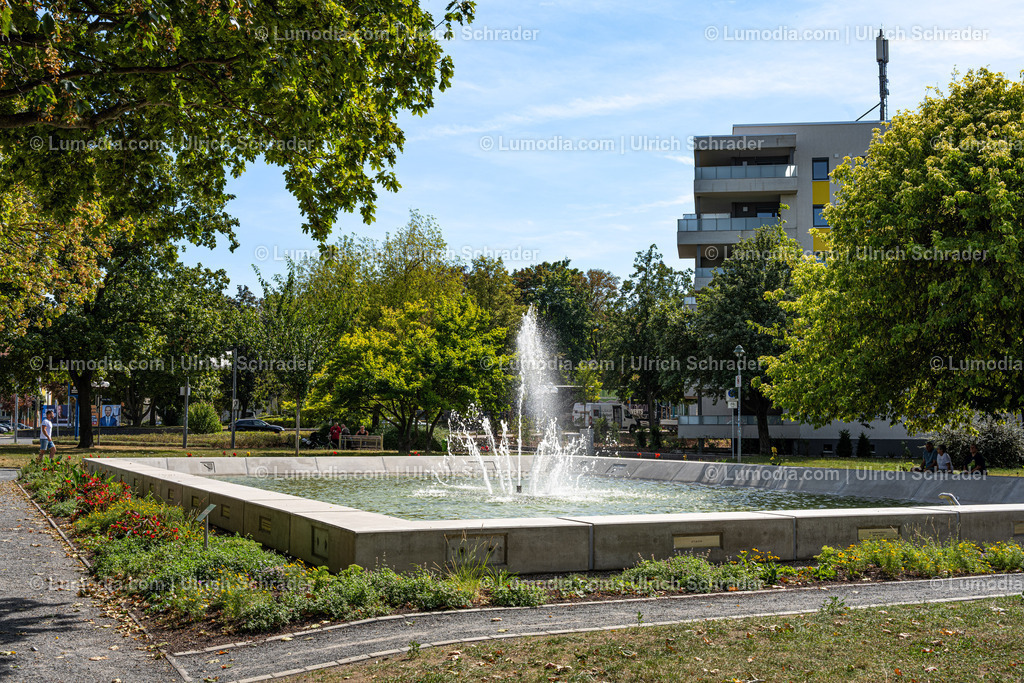 10049-14216 - Springbrunnen am Breiten Tor - Halberstadt | Stockfoto und Bilderpool mit Bildmaterial aus Deutschland, dem Harz, Halberstadt, Quedlinburg, Wernigerode und weltweit. Qualitativ hochwertige und professionelle Fotos anschauen und kaufen. - Realisiert mit Pictrs.com
