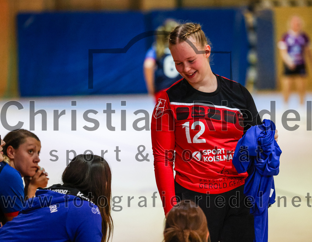 2023-10-14_031_SpVgg_Altenerding_gegen_HSG_Freising_Neufahrn_Damen | Erding, Deutschland, 14.10.2023:
Handball, Bezirksliga Frauen Altbayern 2023 / 2024, 3. Spieltag, SpVgg Altenerding II gegen HSG Freising-Neufahrn II, Endergebnis: 23:28

Torfrau Nadine Krings (HSG Freising-Neufahrn, #12)

Foto: Christian Riedel / fotografie-riedel.net