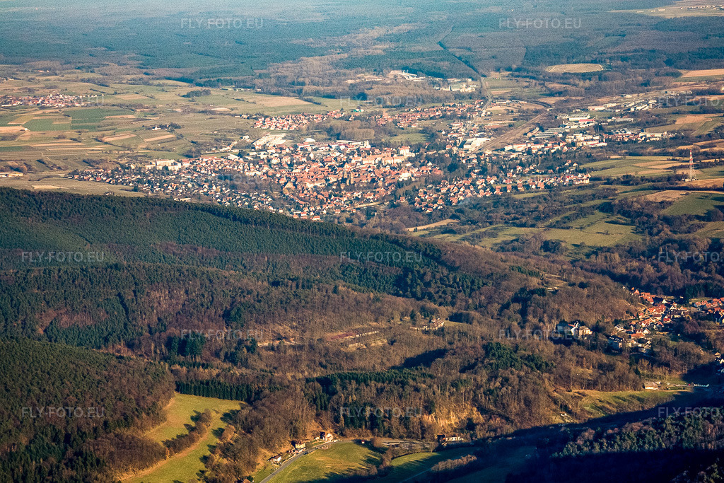 Vue aérienne: Vue de la ville depuis l'ouest à Wissembourg dans le département Bas Rhin, France – .Photo: IMG_17475.jpg prise le 21/03/2009 par Werner Riehm/FLY-FOTO.eu – Résolution de l'original: 4139 x 2759 px