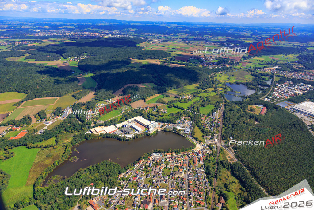 Die Luftaufnahme der Stadt Weiherhammer wurde 2017 vom Flugzeug heraus erstellt ( keine Drohne )- hohe Auflösung für beste Qualität