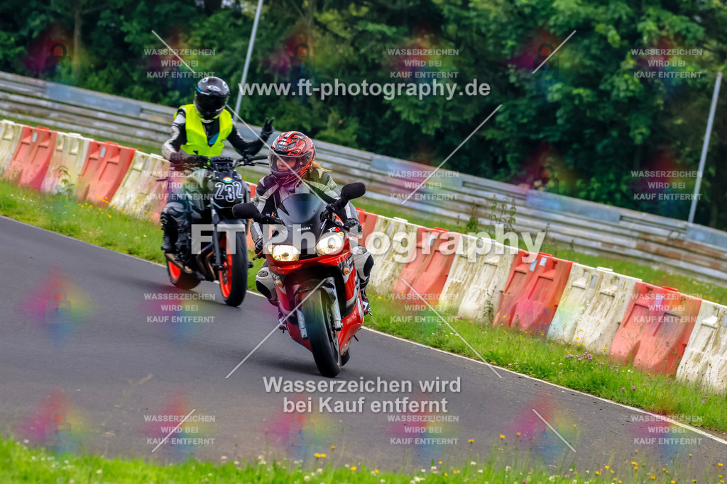 VBK-6826 | Hier findet Ihr Bilder von Touristenfahrten auf der Nürburgring Nordschleife oder von anderen Veranstaltungen die ich besucht habe. Viel Spass beim Durch Schauen 