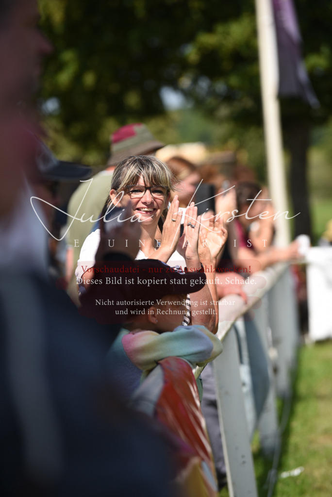 DSC_0133 | Pferde- und Turnierfotografie in Westsachsen. Pferdeportraits, Auftragszeichnungen und intuitive Kunst.