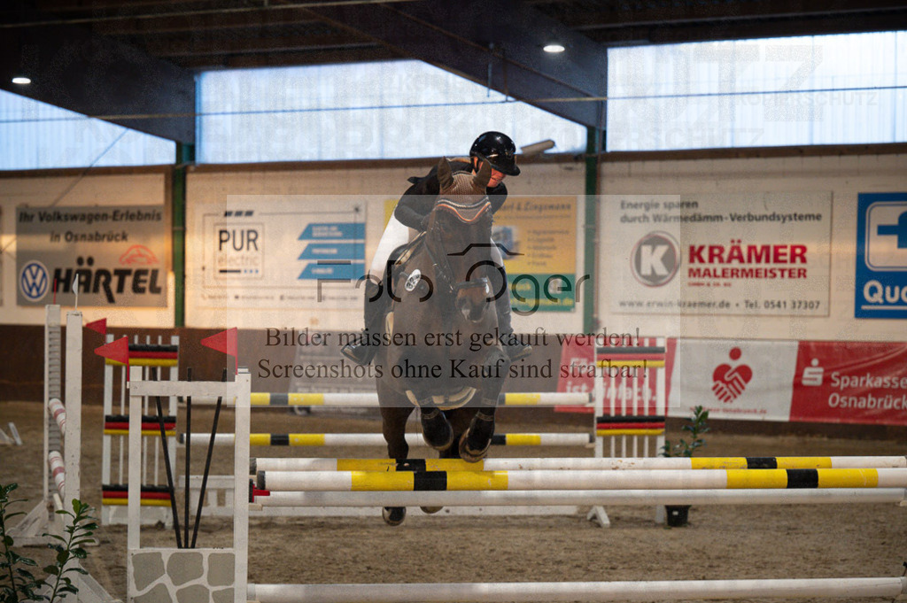 Hallenreittunier Voxtrup 2023 | Entdecke hochwertige Reitturnierfotos von Foto Oger. Professionell, emotional und authentisch – jetzt Lieblingsmomente im Shop bestellen. - Realisiert mit Pictrs.com