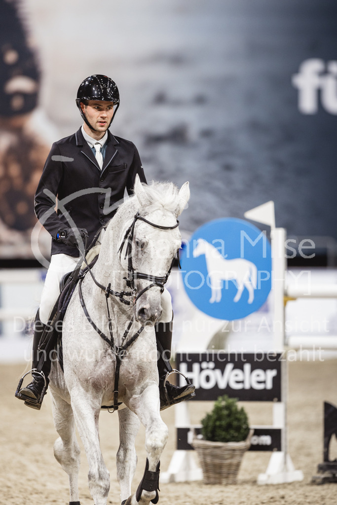 231028_Oldenburg_S1-Spr_Amateure-195 | Deine schönsten Turniermomente als professionelle Fotos! Entdecke hochwertige Pferdesport-Fotografie im Online-Shop. Jetzt Fotos finden & bestellen!