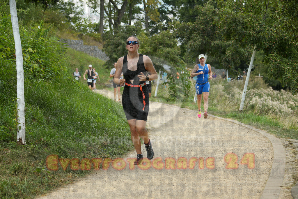 250824_1350_EX1_3945 | Sportfotografie im Rhein-Sieg Kreis, Köln, Bonn, NRW, Rheinland Pfalz, Hessen, etc. Unser Tätigkeitsfeld umfasst den Laufsport vom Volkslauf über den Marathon, Duathlon, Triathon bis zum Ultralauf wie Kölnpfad Ultra oder Schindertrail.