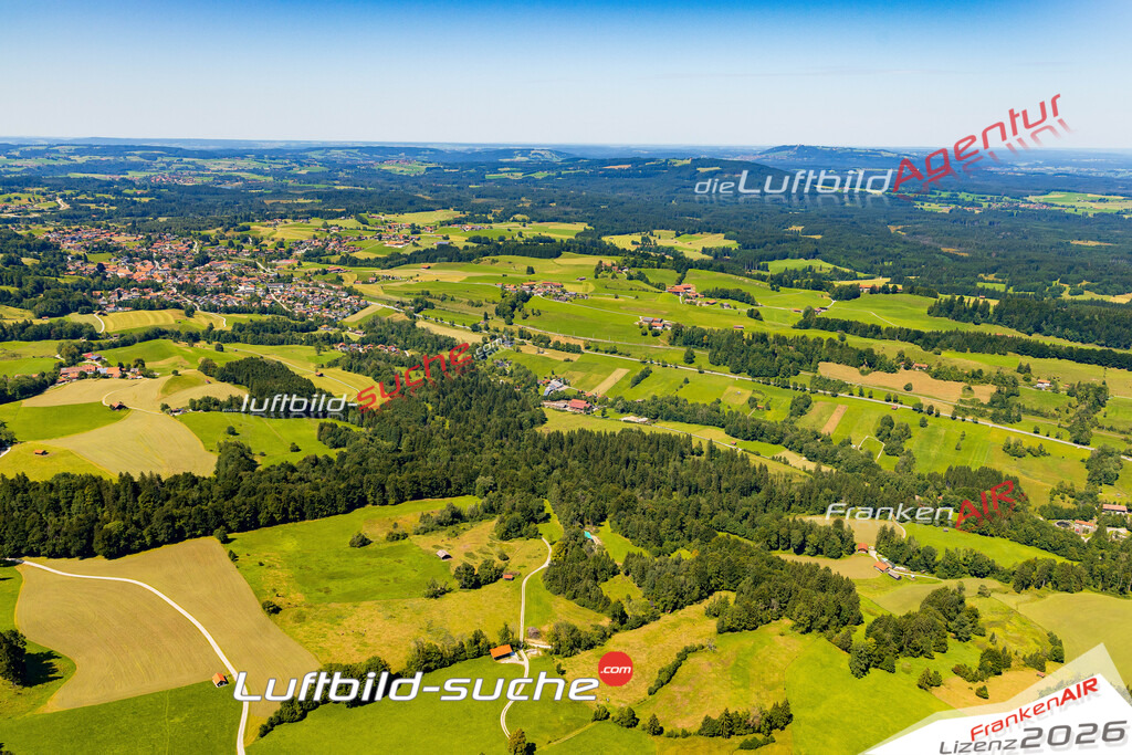 Luftaufnahme von Bad Kohlgrub - Die Luftaufnahme wurde 2025 vom UL-Flugzeug heraus erstellt ( keine Drohne ) - Hochauflösende Luftaufnahme - für professionelle Ausdrucke geeignet. Die Geschenkidee !Mit Lizenz und Bildrechte bestellbar