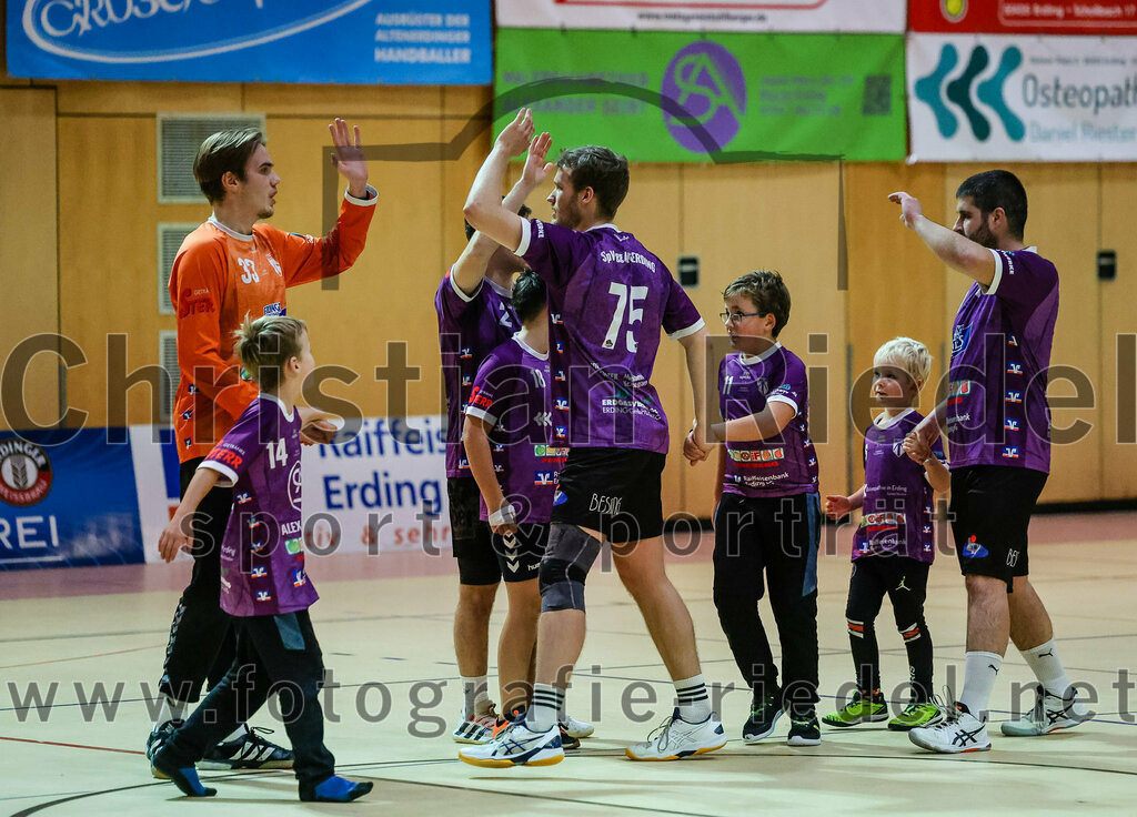 2023-11-26_001_SpVgg_Altenerding_gegen_TSV_1861_Mainburg | Erding, Deutschland, 26.11.2023:
Handball, Bezirksoberliga Männer 2023 / 2024, 9. Spieltag, SpVgg Altenerding gegen TSV 1861 Mainburg, Endergebnis: 34:20

Torwart Jannik Fleps (SpVgg Altenerding, #33), Ferdinand Menzel (SpVgg Altenerding, #75)

Foto: Christian Riedel / fotografie-riedel.net