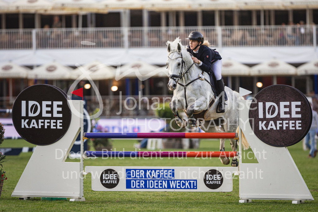 240510_Hamburg_Amateur-Small-387 | Deine schönsten Turniermomente als professionelle Fotos! Entdecke hochwertige Pferdesport-Fotografie im Online-Shop. Jetzt Fotos finden & bestellen!