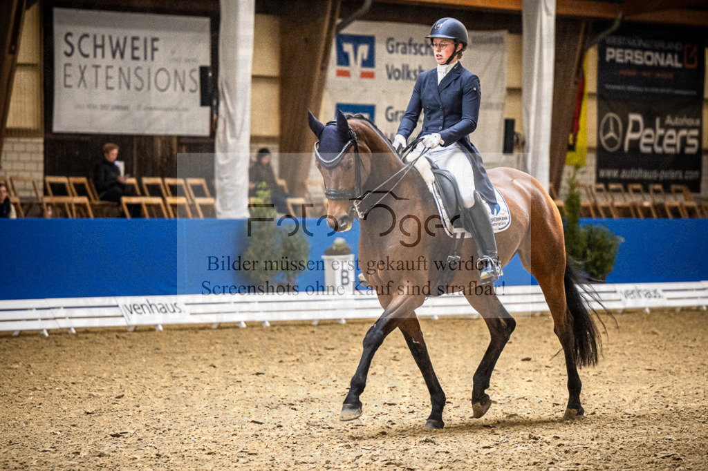 DOS_4250 | Entdecke hochwertige Reitturnierfotos von Foto Oger. Professionell, emotional und authentisch – jetzt Lieblingsmomente im Shop bestellen.Deutschlandweite Turnierfotografie. - Realisiert mit Pictrs.com
