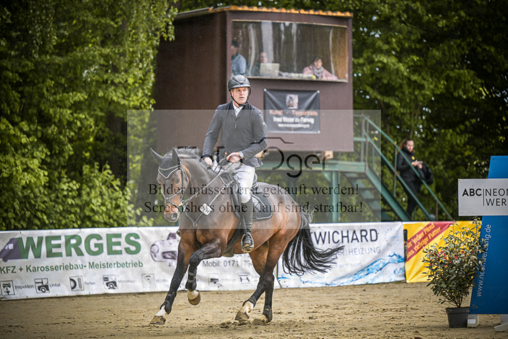 DOS_9432 | Entdecke hochwertige Reitturnierfotos von Foto Oger. Professionell, emotional und authentisch – jetzt Lieblingsmomente im Shop bestellen.Deutschlandweite Turnierfotografie. - Realisiert mit Pictrs.com