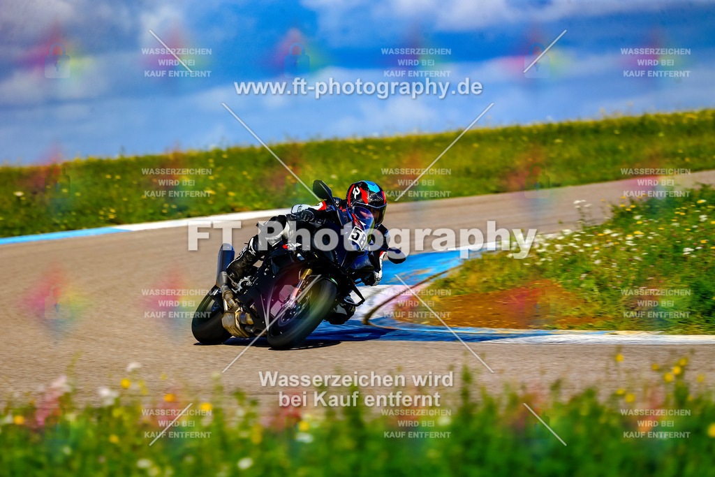 058-5339 | Hier findet Ihr Bilder von Touristenfahrten auf der Nürburgring Nordschleife oder von anderen Veranstaltungen die ich besucht habe. Viel Spass beim Durch Schauen 