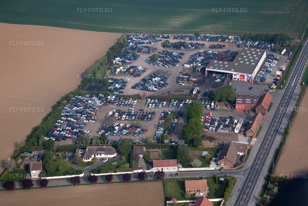 Vue aérienne: Vue de la ville à Béhagnies dans le département Pas de Calais, France. Photo: IMG_40049.jpg prise le 17/04/2011 par Werner Riehm/FLY-FOTO.euRésolution de l'original: 4752 x 3168 px