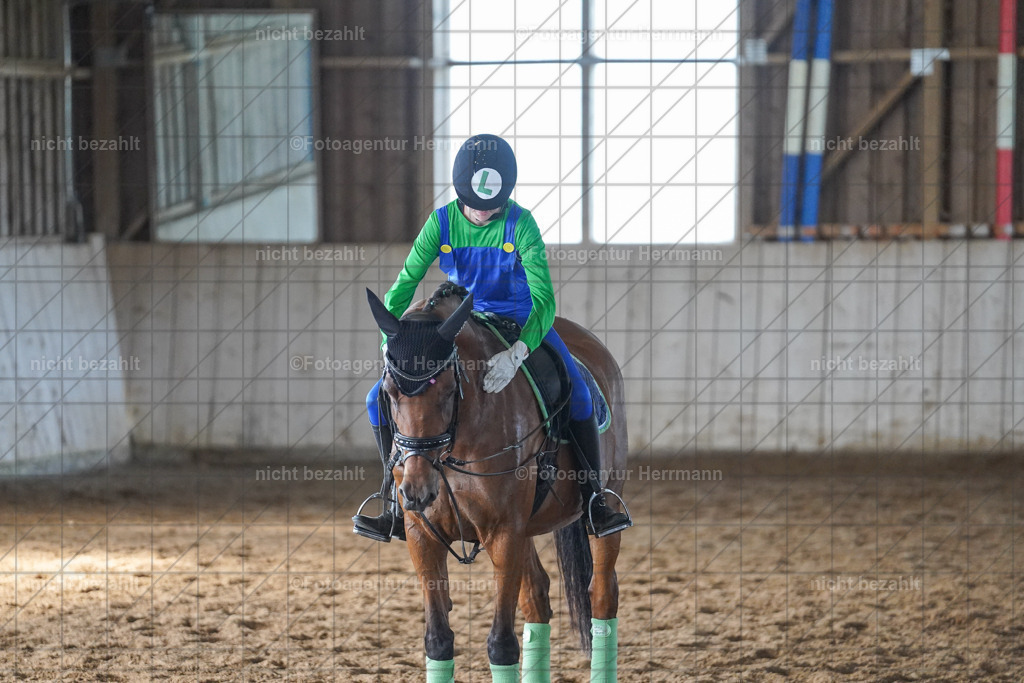 20230917-FAH09757 | Landsberg am Lech, 2023, Kaufbeuren, Kempten, Allgäu, Turnierfotografen Bayern, Fotoagentur Herrmann, Turnierbilder, Reitsport Fotos, Pferdefotograf, Augsburg, Bad Tölz, Dachau, Karlsfeld, Memmingen, Buchloe, Schwabmünchen