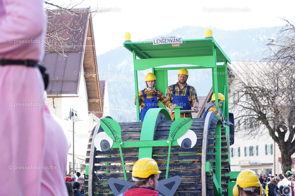 news-2023-Feb16-Unsinniger_Fasching_Reutte-sony-DSC02429 | Info aus dem Bezirk Reutte/Ausserfern Tirol sowie eine umfangreiche Bilddatenbank über die gesamte Region: Lechtal, Talkessel Reutte, Tannheimertal, Zwischentoren. Lech, Plansee, Zugspitze, Grenztunnel, B179, Fernpassstraße, Verkehr, Lawinen, Tradition, - Realisiert mit Pictrs.com