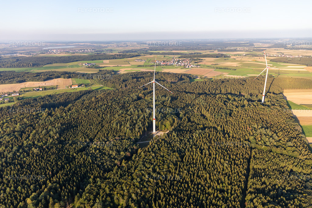 Luftbild: Windpark Bad Saulgau im Ortsteil Braunenweiler in Bad Saulgau im Bundesland Baden-Württemberg in Deutschland. Foto: IMG_128976.jpg vom 03.09.2021 durch Werner Riehm/FLY-FOTO.de