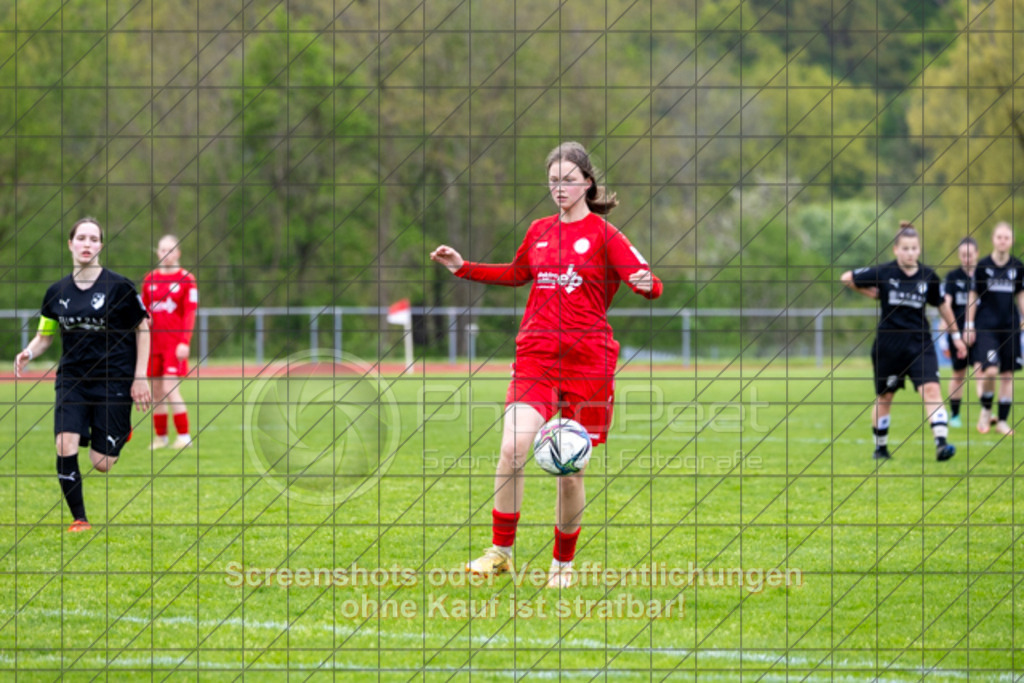 20250426_151435_0558 | #,1.FC Donzdorf (rot) vs. FC Wittlingen (schwarz), Fussball, EnBW-Oberliga B -Juniorinnen, 20. Spieltag, Saison 2024/2025, Rasenplatz, Lautertal Stadion, Süßener Straße 16, 73072 Donzdorf, 26.04.2025 - 14:00 Uhr,Foto: PhotoPeet-Sportfotografie/Peter Harich
