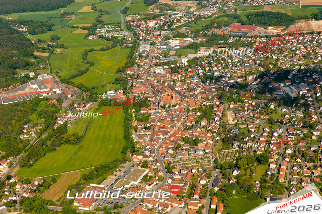 Das Luftbild zeigt :  Langenzenn - Die Luftaufnahme wurde 2024 vom UL-Flugzeug aus erstellt ( keine Drohne ) - Hochauflösende Luftaufnahme - Für grossformatige Ausdrucke geeignet. Die Geschenkidee !Mit Lizenz und Bildrechte bestellbar