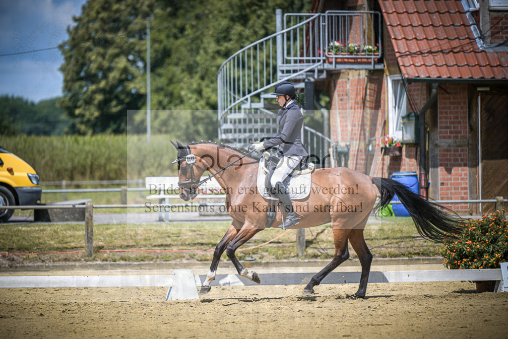 DOS_4574 | Entdecke hochwertige Reitturnierfotos von Foto Oger. Professionell, emotional und authentisch – jetzt Lieblingsmomente im Shop bestellen.Deutschlandweite Turnierfotografie. - Realized with Pictrs.com