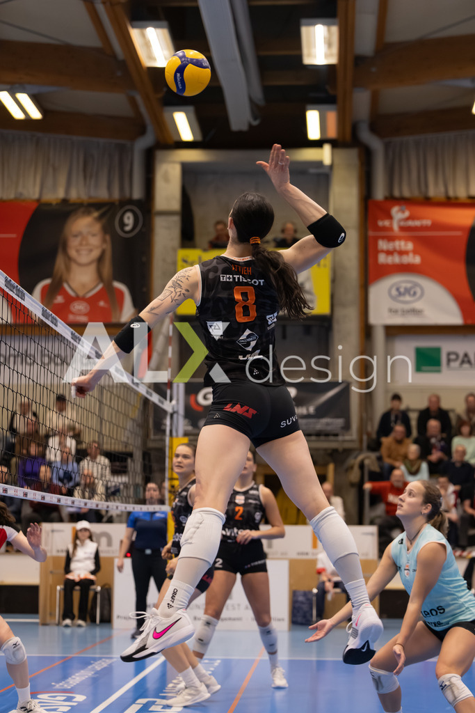 Volleyball I Frauen I Saison 2025-2026 I Volleyball NLA | Women I Round 16 I VC Kanti Schaffhausen - Viteos NUC I 31.01.2026 | 8 Attieh Gabrielle (CA) (Viteos NUC) – Außenangriff - Realisiert mit Pictrs.com