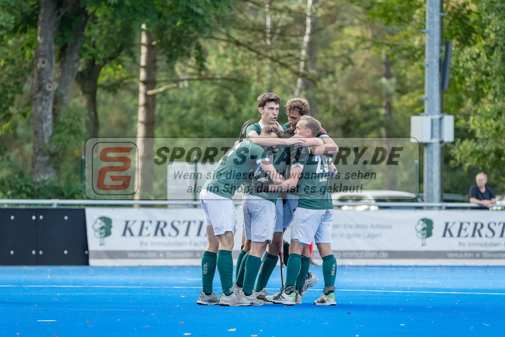 HK_20231007_105291 | 1.Bundesliga Herren Crefelder HTC - Uhlenhorst Mülheim am 7.10.2023 CHTC, Krefeld , Lukas Mertgens ( Uhlenhorst Mülheim #18 ) Malte Hellwig ( Uhlenhorst Mülheim #29 ) , Robert Duckscheer ( Uhlenhorst Mülheim #16 ) , Moritz Ludwig ( Uhlenhorst Mülheim #25 )