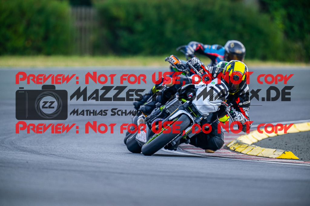 MaZZes_FotoMatrix_220723_6120 | IDM1000