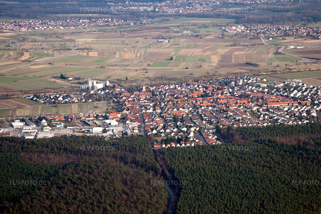Luftbild: Ortsansicht der Straßen und Häuser der Wohngebiete im Ortsteil Friedrichstal in Stutensee im Bundesland Baden-Württemberg in Deutschland. Foto: IMG_24592.jpg vom 27.02.2010 durch Werner Riehm/FLY-FOTO.de