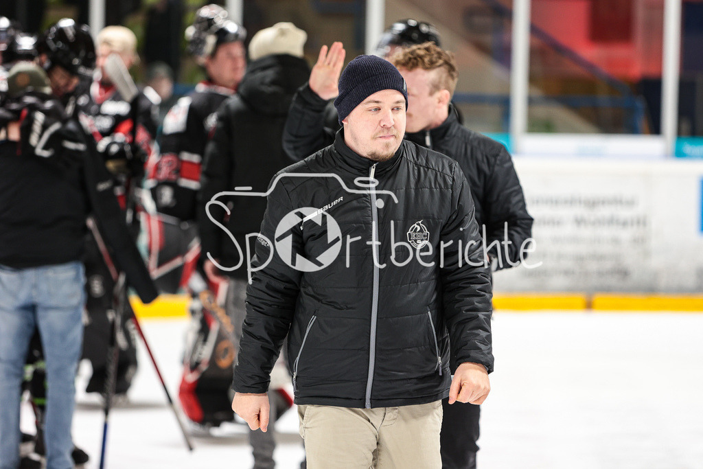 EHC Königsbrunn - VfE Ulm/Neu-Ulm | EHC Trainer Robert Linke in Aktion