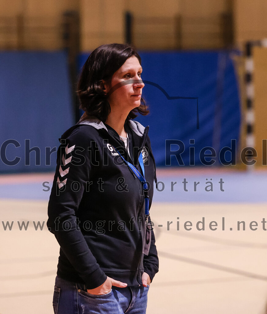 2025-01-18_078_SpVgg_Altenerding_gegen_TV_Altoetting | Erding, Deutschland, 18.01.2025:Handball, Bezirksoberliga Frauen Altbayern 2024 / 2024, 11. Spieltag, SpVgg Altenerding gegen TV Altötting, Endergebnis: 19:24Trainer Grit Kschischow (SpVgg Altenerding)Foto: Christian Riedel / fotografie-riedel.net