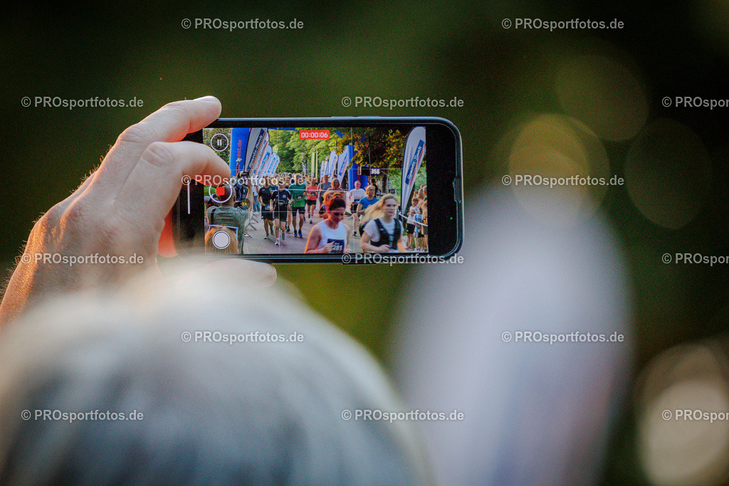 Sparda-Bank Nachtlauf Bonn; Bonn, 18.06.2025 | Impressionen vom Sparda-Bank Nachtlauf Bonn am 18.06.2025 in Bonn (Nordrhein-Westfalen). 