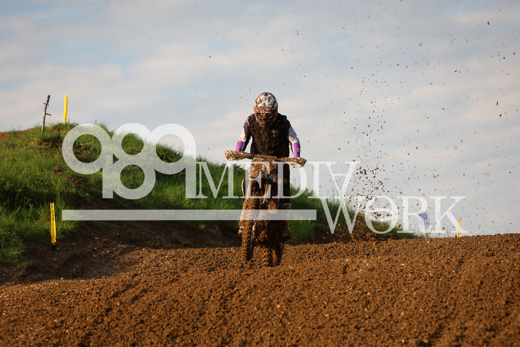 5E6A9465 | 989 MEDIAWORK