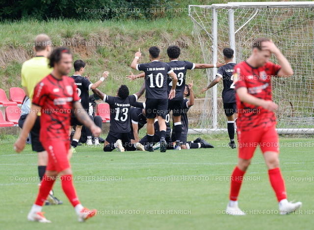 Fussball Hessenpokal | 27.07.2025 Krombacher Hessenpokal 2025 2026 1. FCA 04 Darmstadt - SV Unter-Flockenbach v. li. Torjubel bei FCA (Foto: Peter Henrich) - Realisiert mit Pictrs.com