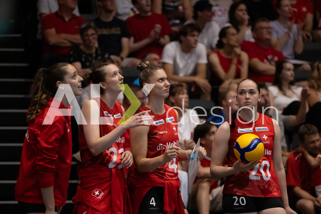 Austria v Switzerland - CEV European League Women | KRIENS, SWITZERLAND - JUNE 14: LEANA ZUVIC of Switzerland, FIONA MAEDER of Switzerland  and CHARLOTTE SCHNEIDER of Switzerland during the CEV European League match between Austria and Switzerland at Pilatus Arena on June 14, 2026 in Kriens, Switzerland. - Realisiert mit Pictrs.com