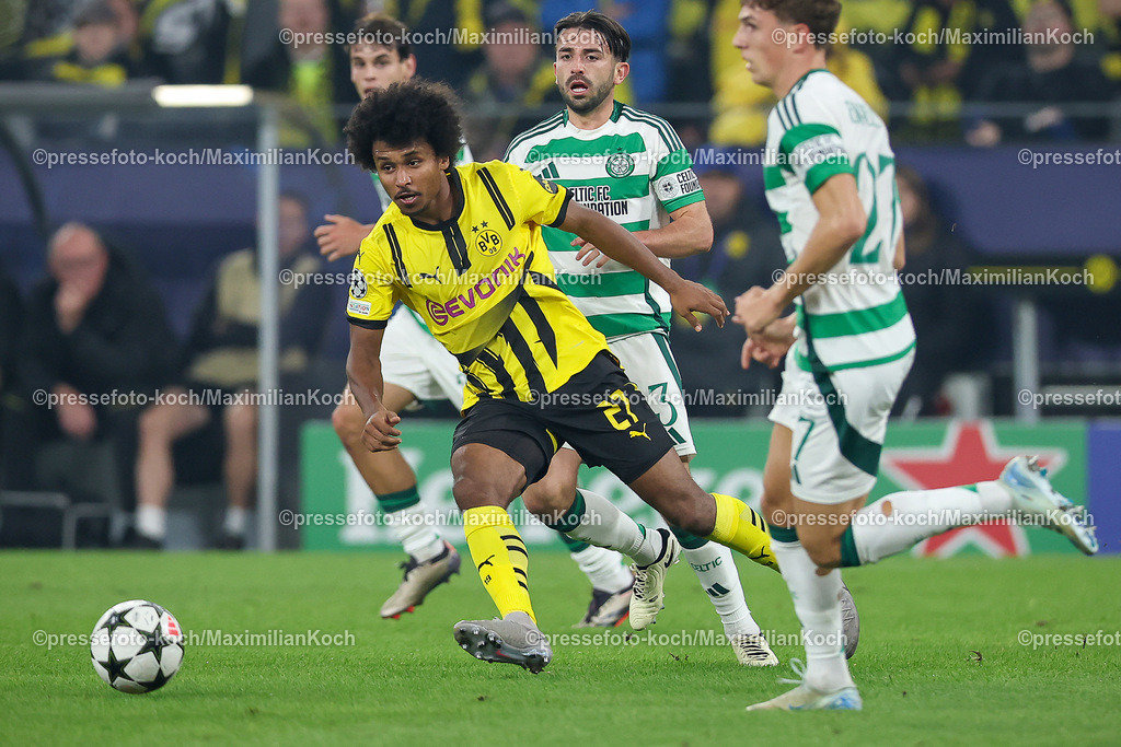 BVB01102402154 | 01.10.2024, Fußball, UEFA Champions League, Borussia Dortmund - Celtic Glasgow, 2. Spieltag, Signal Iduna Park, Saison 2024 2025: Karim Adeyemi (BVB #27) gegen Arne Engels (Celtic #27)