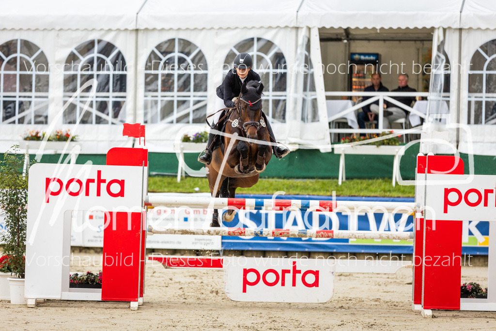 BHO-2PhSpr-M-053 | MomenTaufnahmen Pferdesportfotos