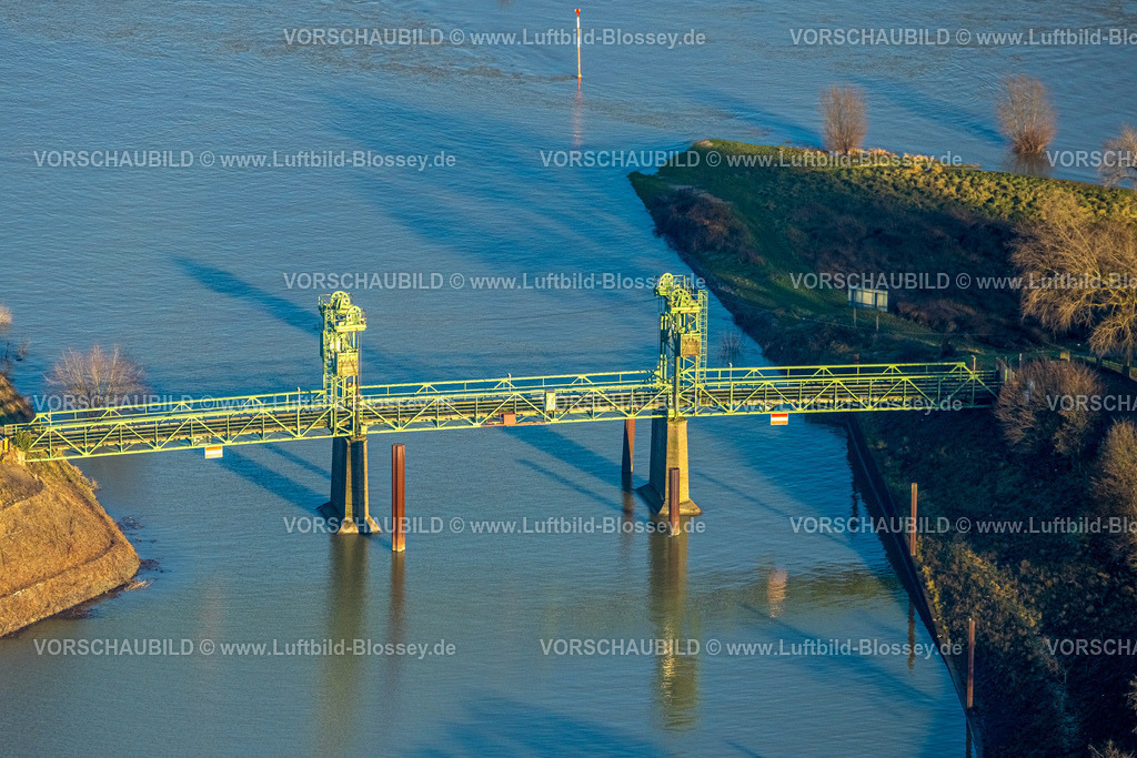 Duisburg241202348 | Luftbild, Hubbrücke Rheinpreußenhafen 1931/32, Sehenswürdigkeit, Alt-Homberg, Duisburg, Ruhrgebiet, Nordrhein-Westfalen, Deutschland
