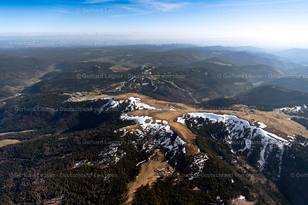4023936 | Blick vom Feldberg über den Schwarzwald in Richtung Schweizer Alpen