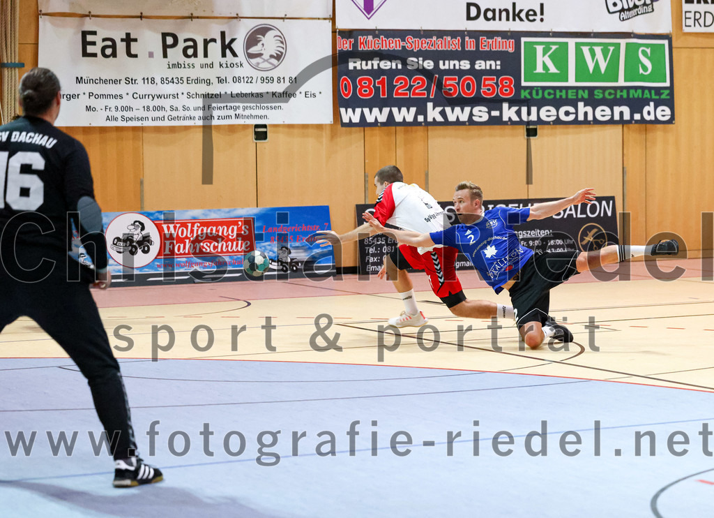 2022-10-08_021_SpVgg_Altenerding_gegen_ASV_Dachau | Erding, Deutschland, 08.10.2022:
Handball, Bezirksoberliga Männer 2022 / 2023, 4. Spieltag, SpVgg Altenerding gegen ASV Dachau, Endergebnis: 23:23

Joseph Wyhnalek (SpVgg Altenerding, #11), Maximilian Hauß (ASV Dachau, #2)

Foto: Christian Riedel / fotografie-riedel.net
