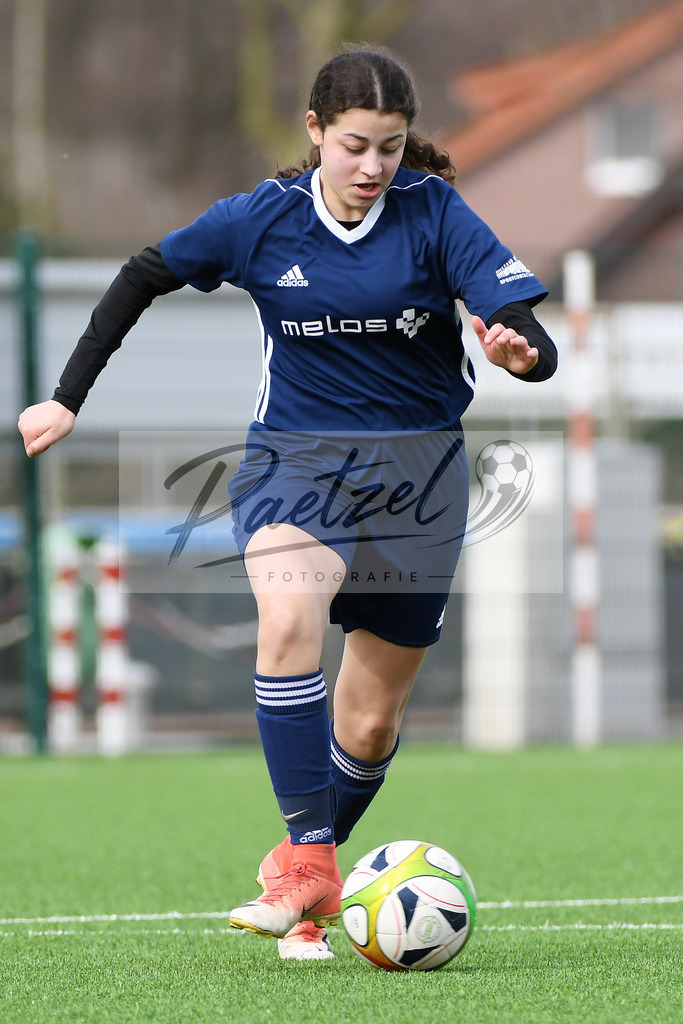 LENGRE20200229_0077 | Fussball, C-Juniorinnen:   bei dem Testspiel zwischen SC Preussen Lengerich und TSG 07 Burg Gretesch im Windmoeller &amp; Hoelscher Stadion am 29.02.2020 in Lengerich, Deutschland. - Realisiert mit Pictrs.com