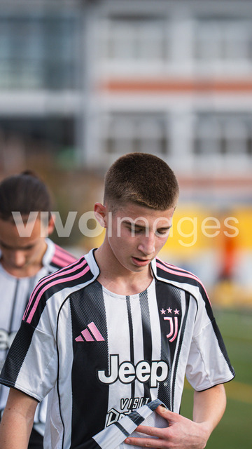 juv_lut_fmachado-0196 | Images from the Juniors B match between Juventus Academy and FC Lutry, played on 18 March 2026 in Lutry, Switzerland, featuring players, coaching staff and match action throughout the game.