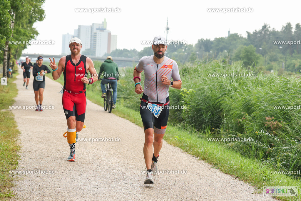 LUR_1720 | 34. M-net Erlanger Triathlon 2025 #erlangertriathlon  #mnettriathlon2025 #mnettriathlon #team #olympischedistanz #mitteldistanz #triathlon #maindonaukanal  #erlangertriathlon2025 #yourpictrs #tv1848 #tv1848erlangen  #triathlonbayern #sportinerlangen #demsportverbunden #sportshot_your_pictrs Copyright: www.sportshot.de