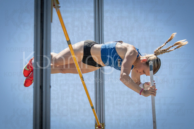Juniorengala 2026; Mannheim, 13.06.2026 | MANNHEIM, GERMANY - JUNE 13, 2026 : Paula Legner (GER/LAZ Zweibruecken) competing in the women’s U20 pole vault during the Juniorengala 2026 at Michael-Hoffmann-Stadion on June 13, 2026 in Mannheim, Germany.