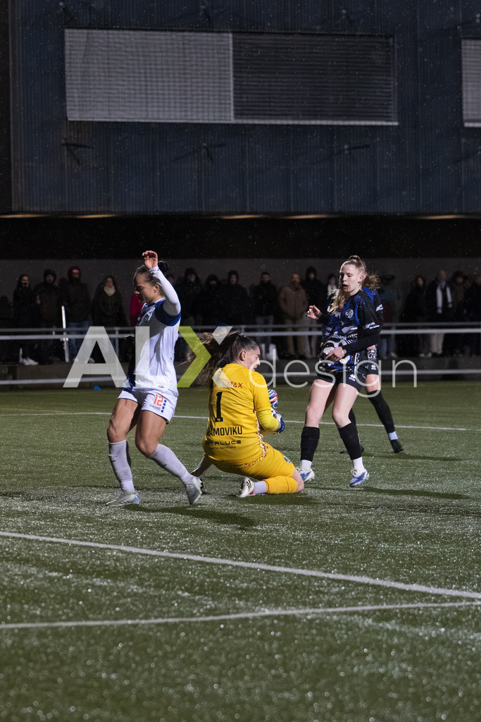 Fußball I Frauen I Saison 2025-2026 I AXA Women's Super League | Women I 14. Spieltag I Grasshoppers Club Zürich - FC Luzern I 14.02.2026 | 1 Lea Kramoviku (CH) (FC Luzern) – Tor - Realisiert mit Pictrs.com