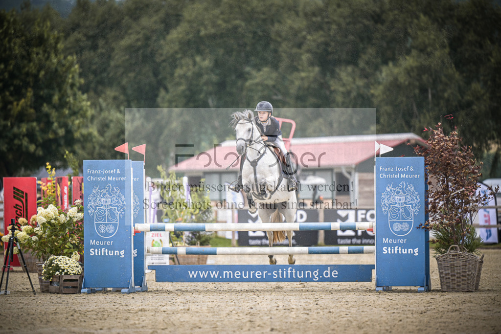 DOS_0028 | Entdecke hochwertige Reitturnierfotos von Foto Oger. Professionell, emotional und authentisch – jetzt Lieblingsmomente im Shop bestellen.Deutschlandweite Turnierfotografie. - Realisiert mit Pictrs.com