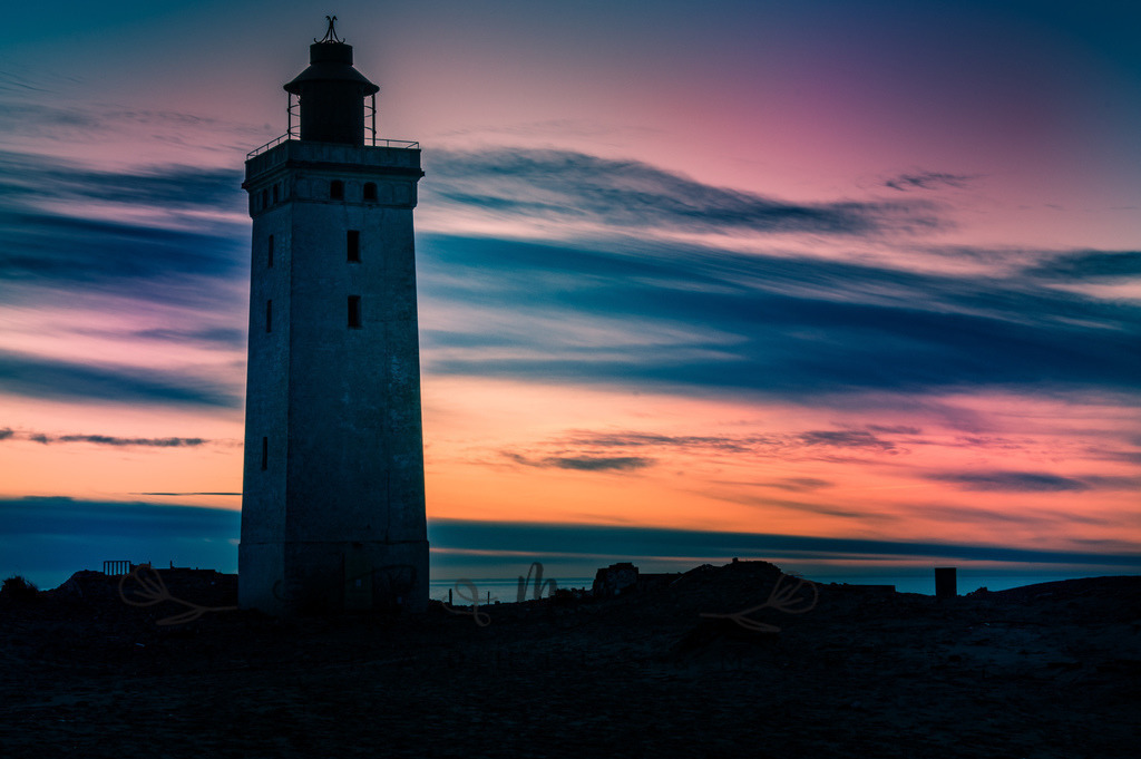 2382 | Leuchturm März Sonnenuntergang - Realisiert mit Pictrs.com