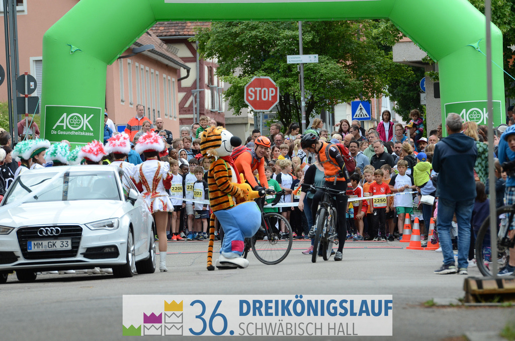 AOK Junior Cup 400m | 3Königslauf 2022 AOK Junior Cup 400m - Realisiert mit Pictrs.com