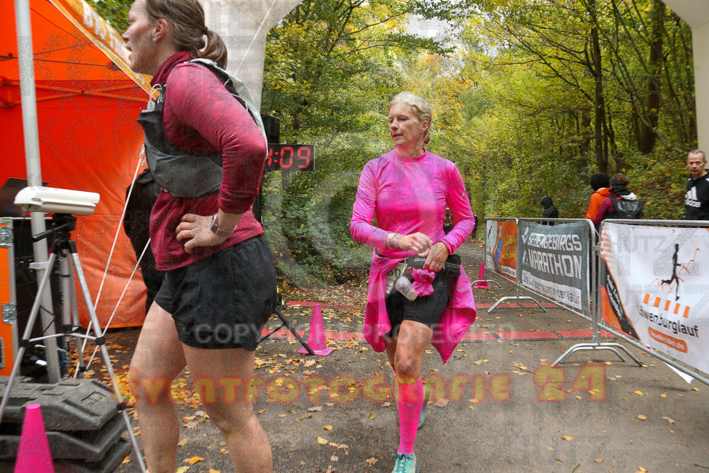 251026_1325_EX1_3443 | Sportfotografie im Rhein-Sieg Kreis, Köln, Bonn, NRW, Rheinland Pfalz, Hessen, etc. Unser Tätigkeitsfeld umfasst den Laufsport vom Volkslauf über den Marathon, Duathlon, Triathon bis zum Ultralauf wie Kölnpfad Ultra oder Schindertrail.