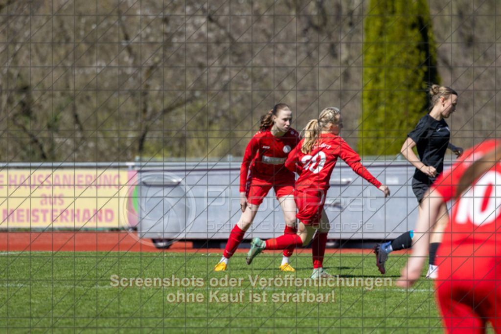 20250406_140251_0032 | #,1.FC Donzdorf (rot) vs. SV Jungingen (schwarz), Fussball, Frauen-Verbandsliga Württemberg, 16. Spieltag, Saison 2024/2025, Rasenplatz Lautertal Stadion, Süßener Straße 16, 73072 Donzdorf, 06.04.2025 - 13:00 Uhr,Foto: PhotoPeet-Sportfotografie/Peter Harich